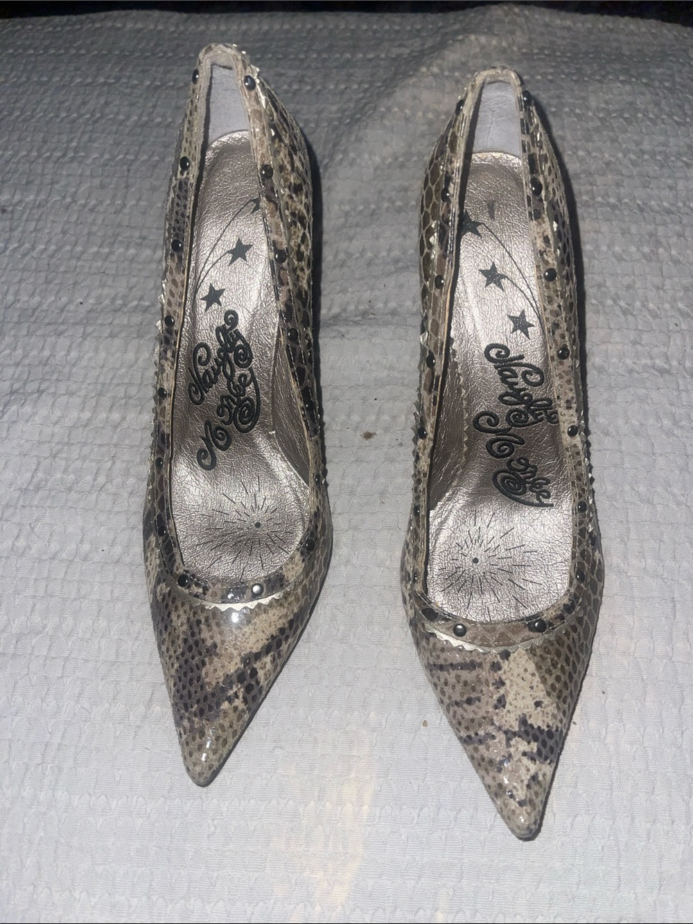 naughty monkey Snake-Print Pointed Heels in Beige and Brown